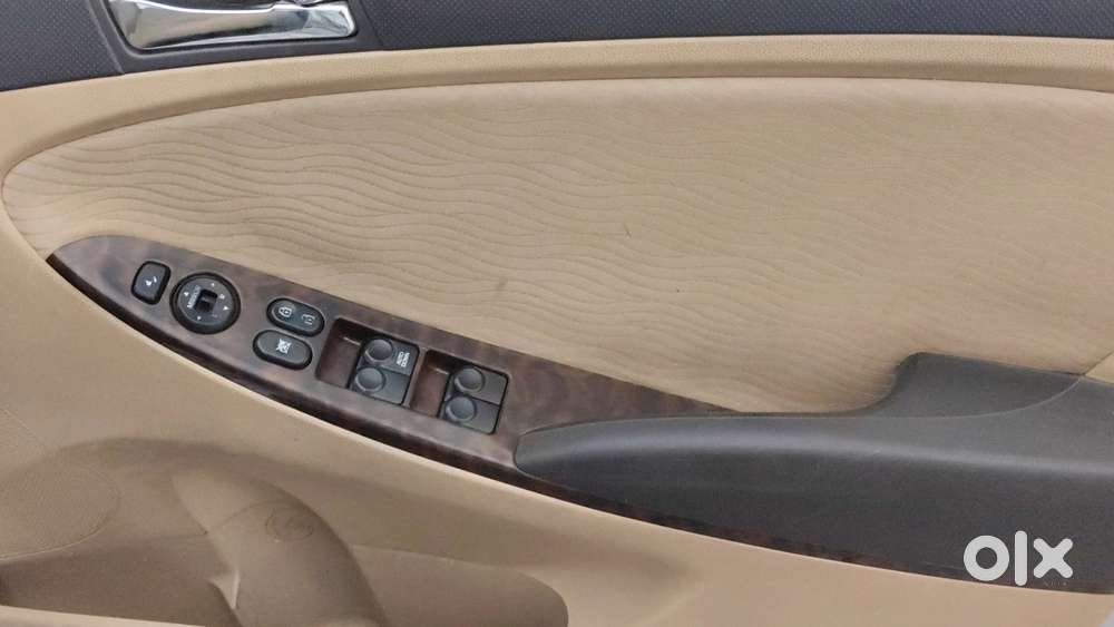 Hyundai Verna Fluidic 1.6 Vtvt Sx, 2013, Petrol