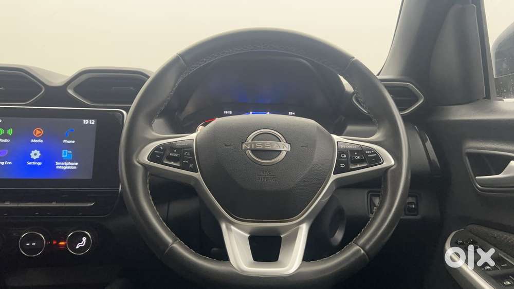 Nissan Magnite 1.0 Xv Premium, 2023, Petrol