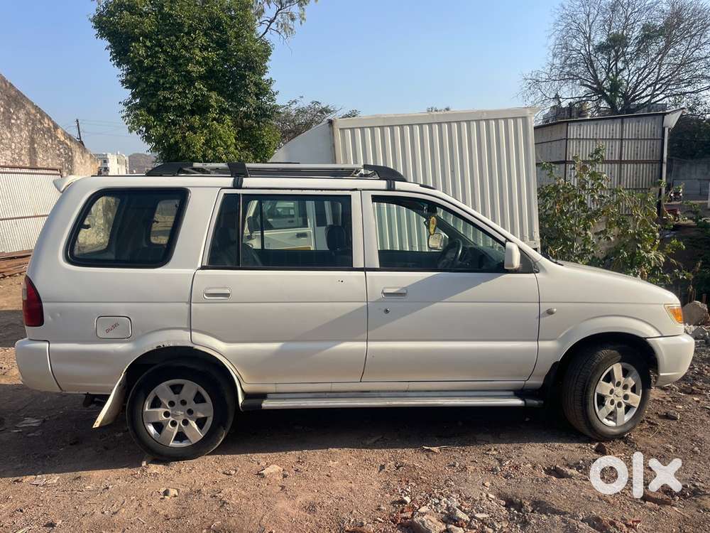 Chevrolet Tavera 2015 Diesel Well Maintained