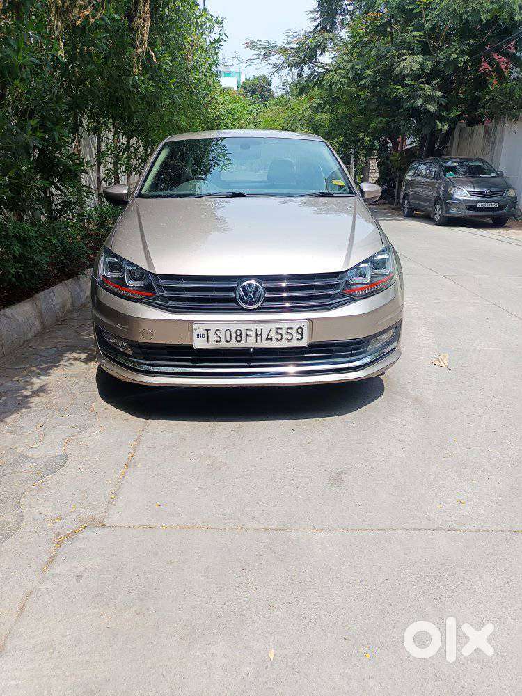 Volkswagen Vento Celeste 1.6 Highline, 2016, Petrol
