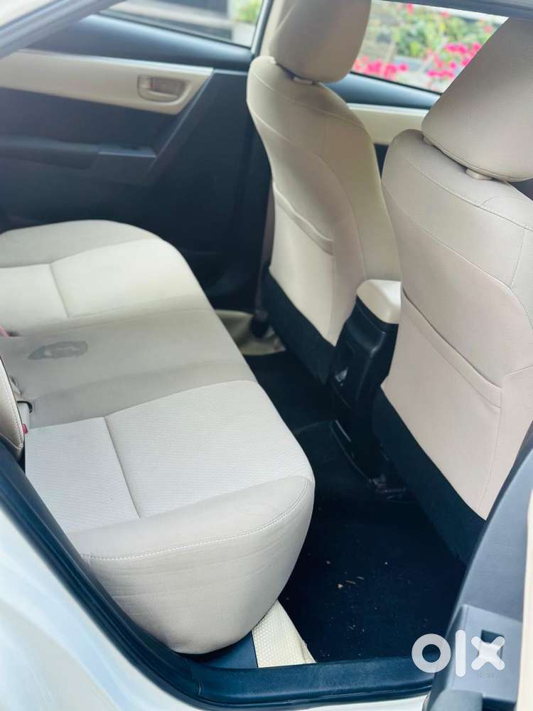 Toyota Corolla Altis 1.8 J, 2016, Petrol