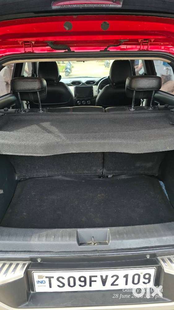 Nissan Magnite 1.0 Xv, 2022, Petrol