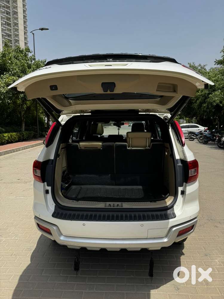 White Ford Endeavour Diesel July2018