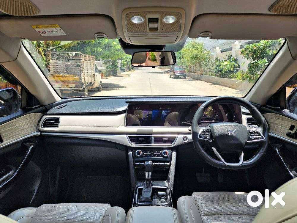 Mahindra Xuv700 2.2 Ax 7 Diesel Mt Luxury Pack Str, 2023, Diesel