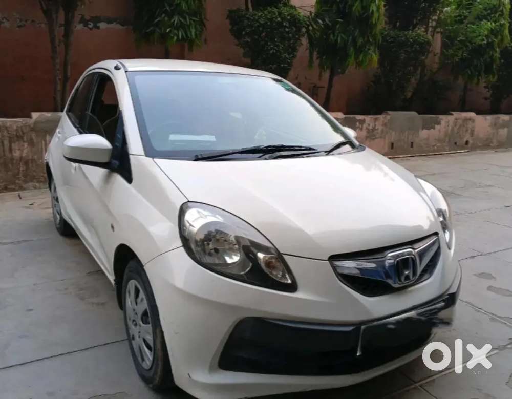 Honda Brio 2012 Petrol Well Maintained