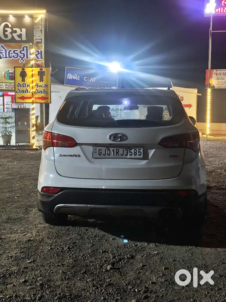 Hyundai Santa Fe 2015 Diesel 135000 Km Driven