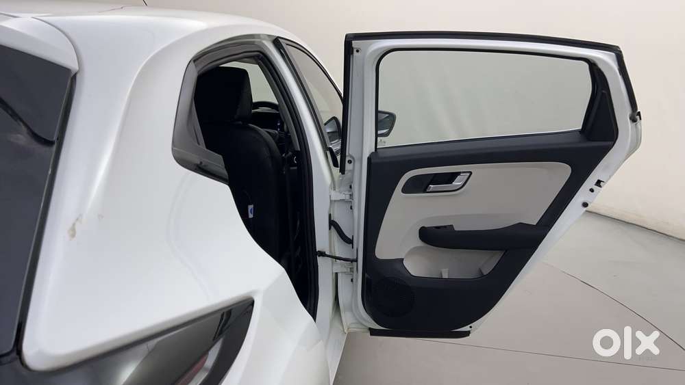 Tata Altroz Xz, 2023, Petrol