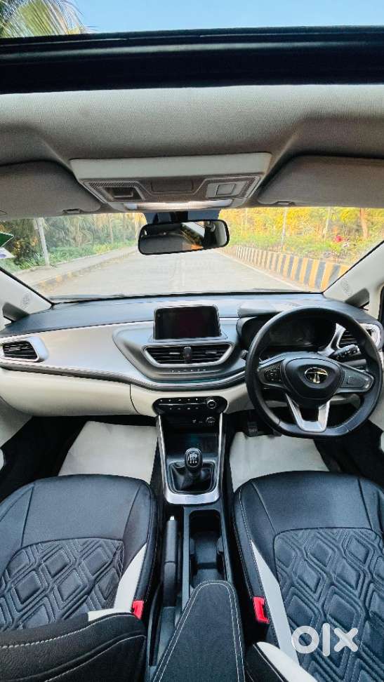Tata Altroz, 2024, Petrol