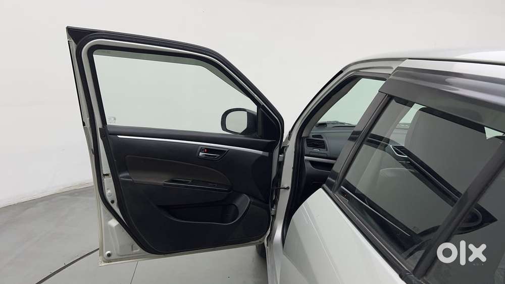 Maruti Suzuki Swift Vxi Optional, 2017, Petrol