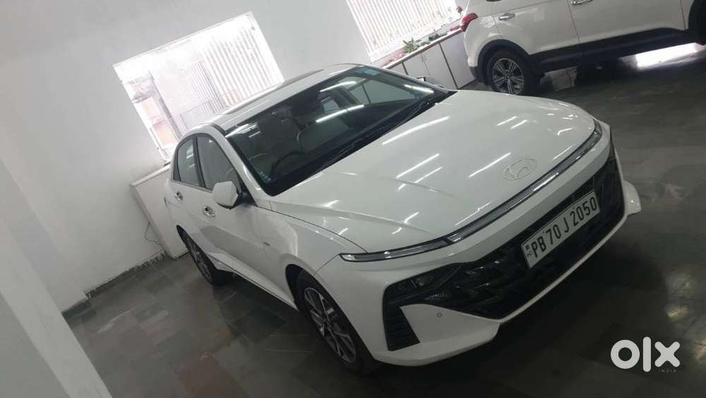 Hyundai Verna 1.5 Sx (o) Ivt, 2023, Petrol