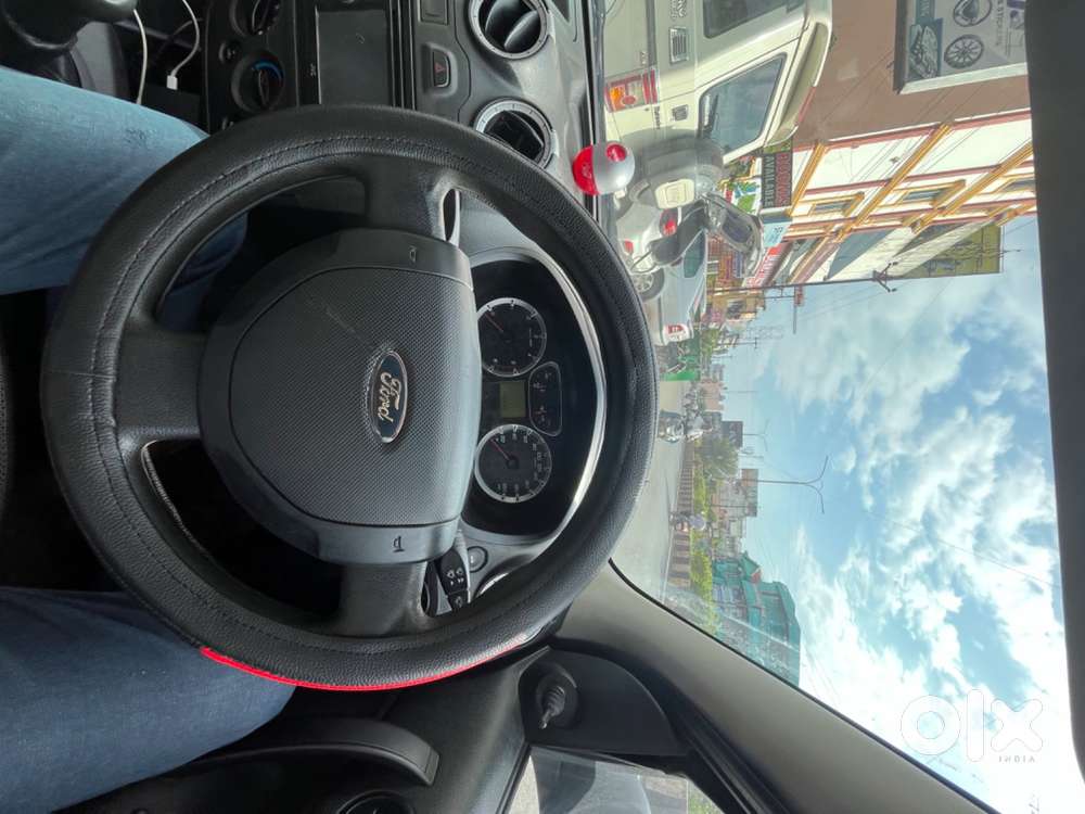 Ford Fiesta 2012 - 23kmpl - Touch Screen - Top Tv Family Owned