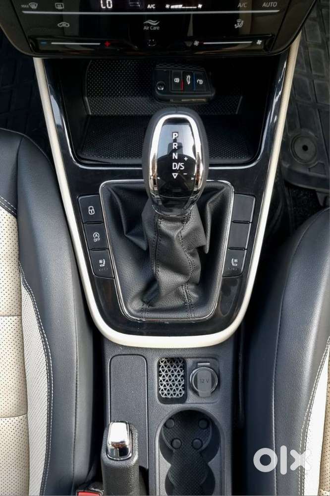 Skoda Slavia 1.0 Tsi Style At, 2022, Petrol