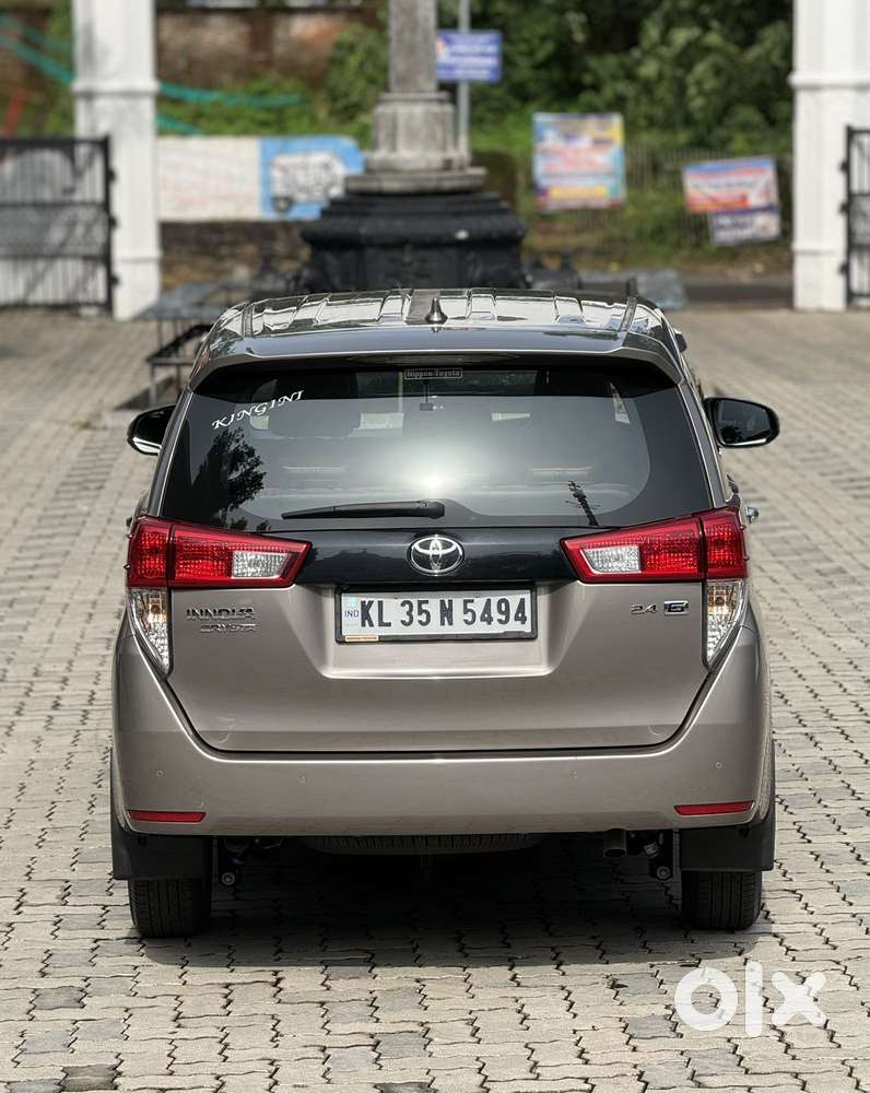 Toyota Innova Crysta 2.4 G Plus Mt 7 Str, 2025, Diesel