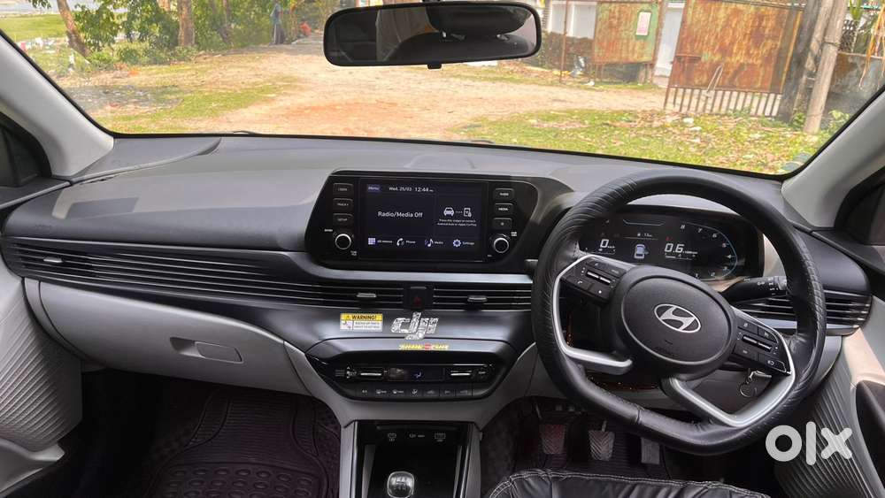 Hyundai I20 Sportz 1.2 Mt Dual Tone, 2024, Petrol
