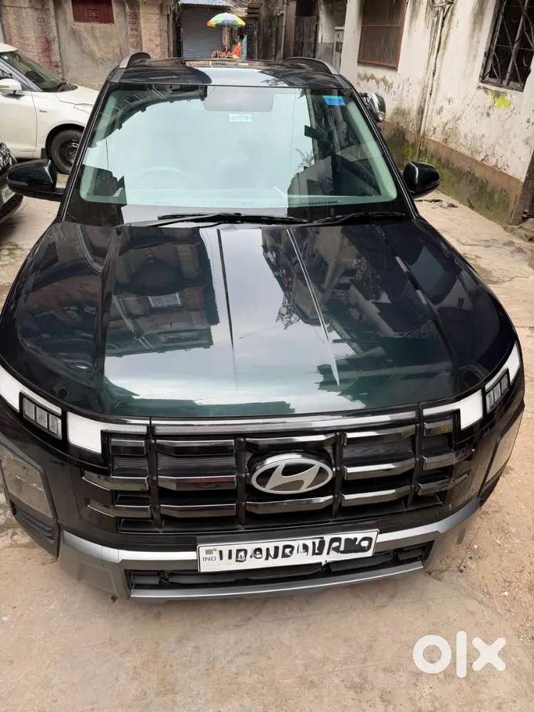 Hyundai Creta 2025 Petrol/panaromic Sunroof.