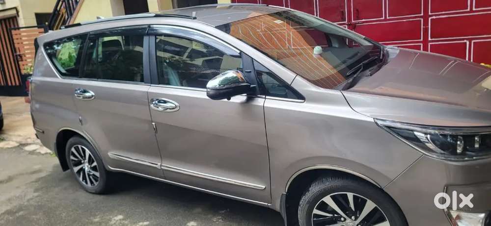 Toyota Innova Crysta 2024