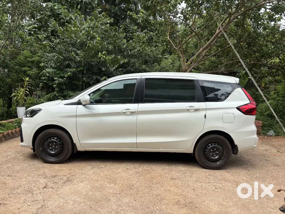 Maruti Suzuki Ertiga 1.5 Vxi 2024