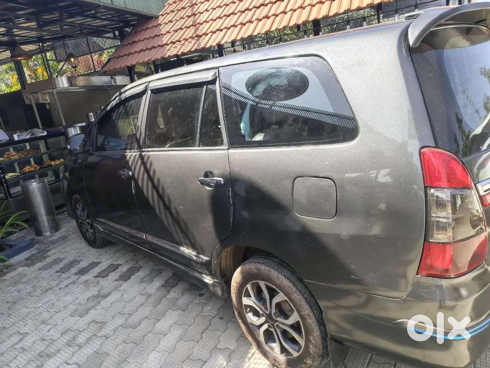 Toyota Innova V Option 2012 December