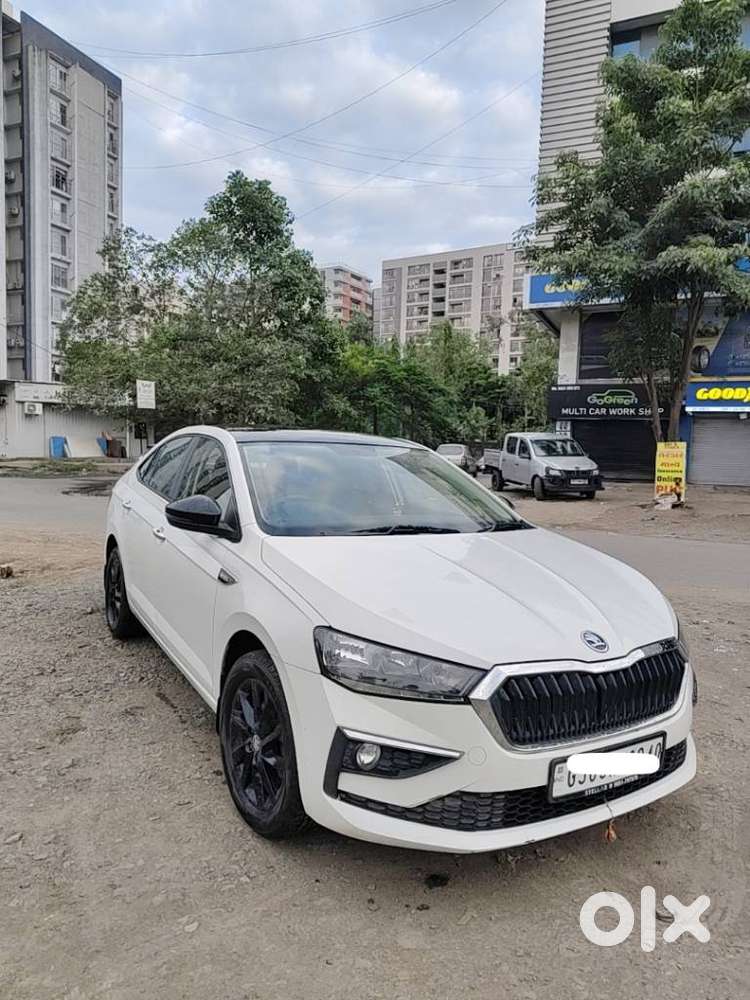 Skoda Slavia Ambition 1.0l Tsi At, 2023, Petrol