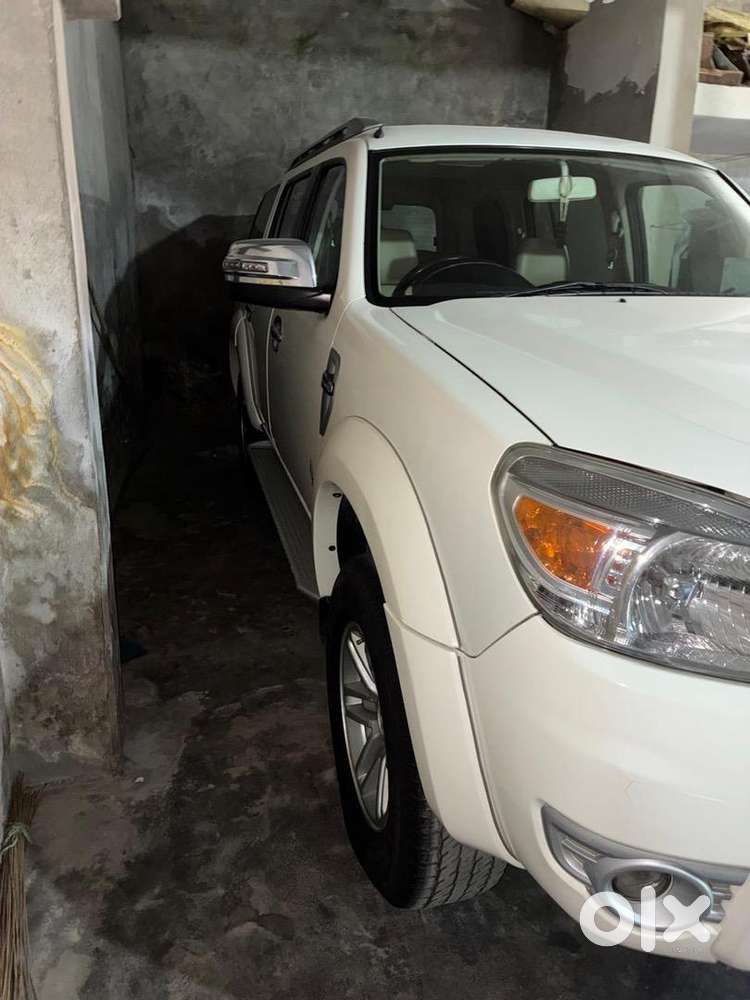 Ford Endeavour 2012 Diesel 147800 Km Driven