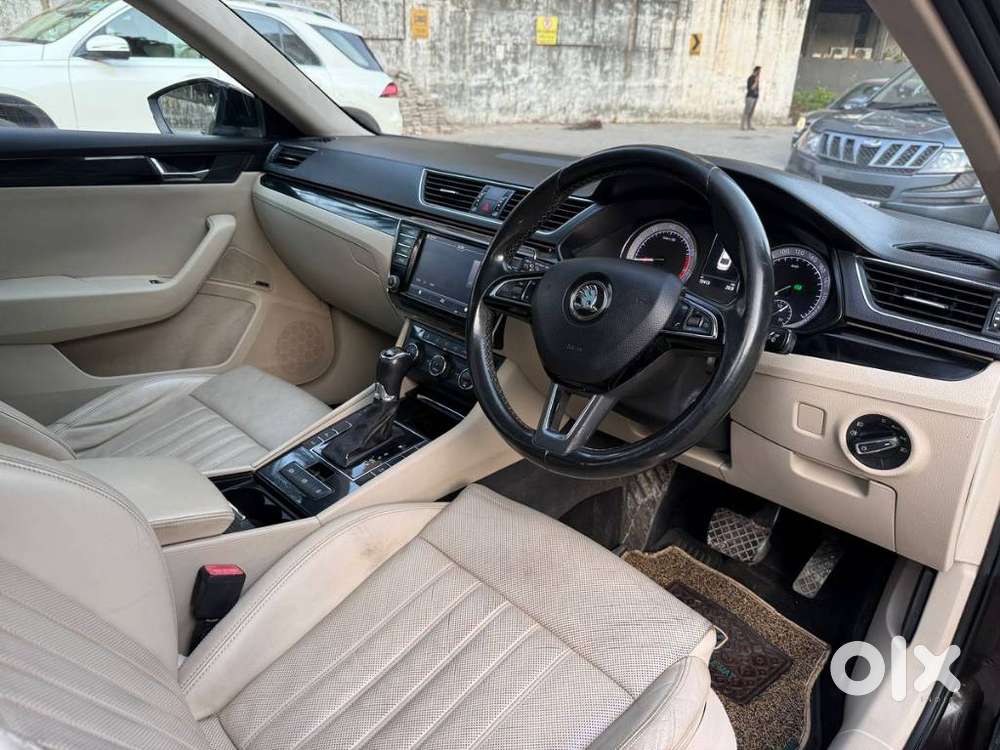Skoda Superb Style 1.8 Tsi At, 2017, Petrol