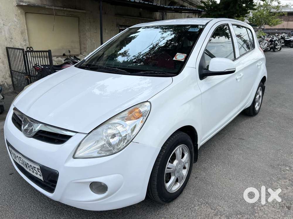 Hyundai I20 2010-2012 1.2 Sportz, 2011, Petrol