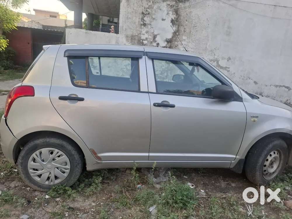 Maruti Suzuki Swift 2009 Diesel 132000 Km Driven