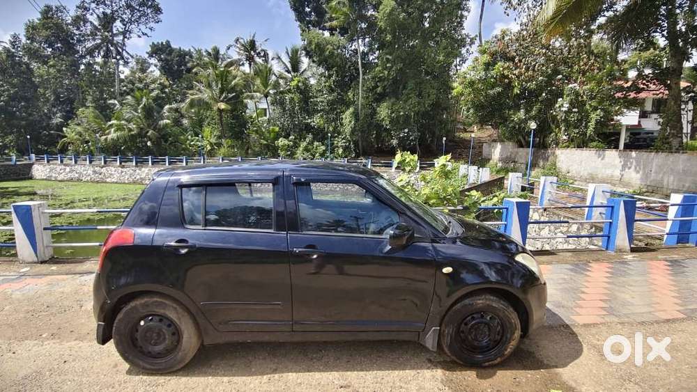 Maruti Suzuki Swift 1.3 Vxi, 2010, Petrol