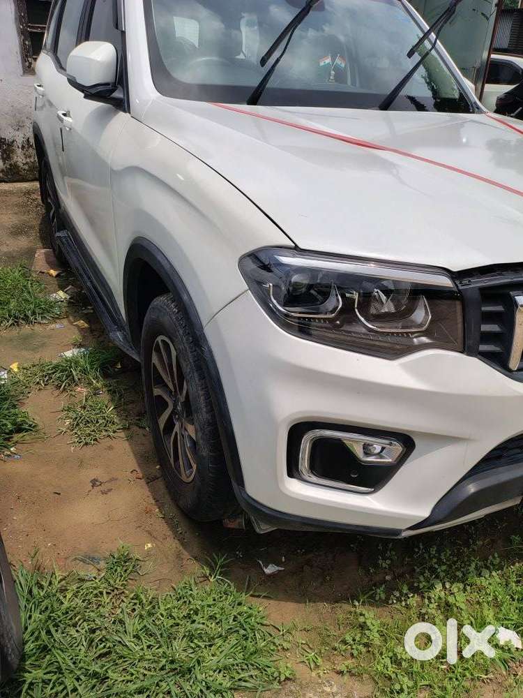 Mahindra Scorpio N Z8 Petrol At 7 Str, 2025, Petrol