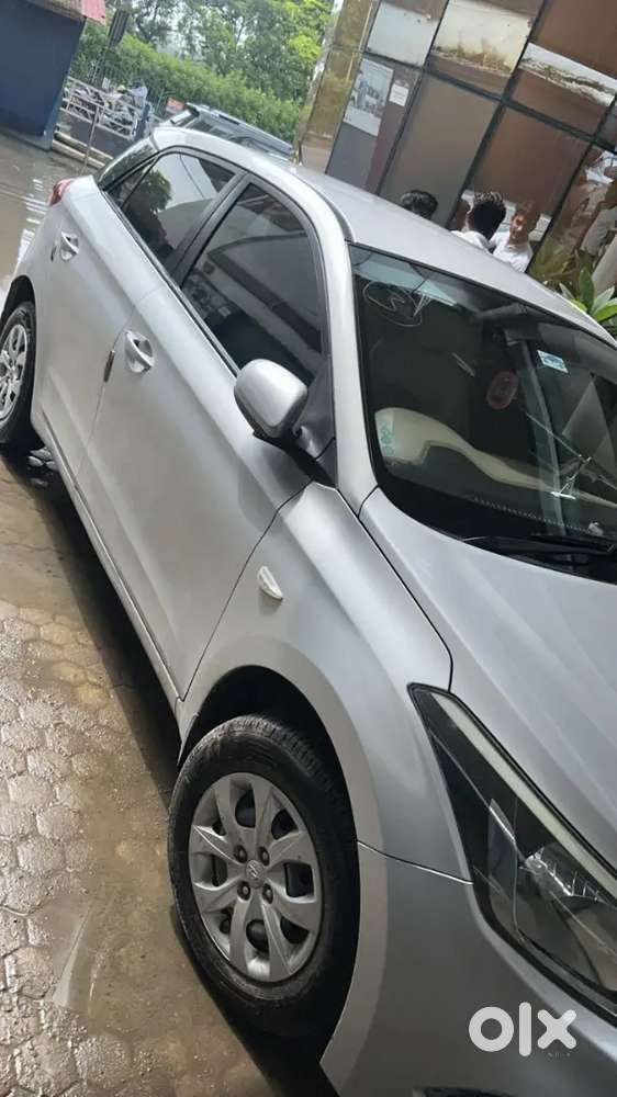 Brand New I 20 In Showroom Condition With Mileage Of 17