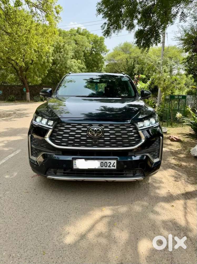 Toyota Innova Hycross 2.0 Zx (o) Hybrid 7 Str, 2024, Petrol