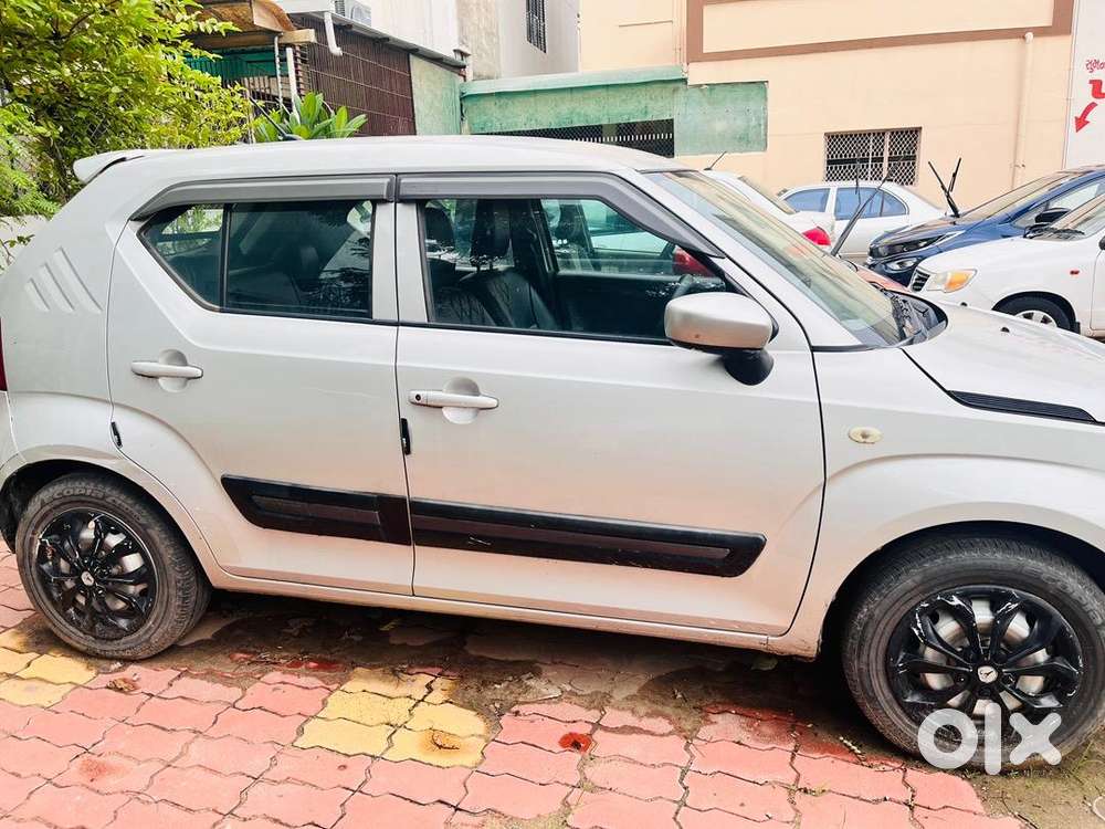 Maruti Suzuki Ignis Petrol Well Maintained