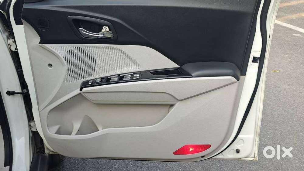 Mahindra Xuv300 Turbosport W8(o), 2021, Petrol