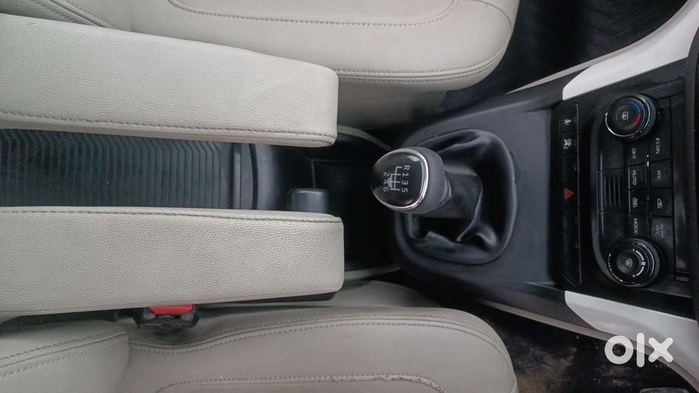 Mahindra Marazzo M8, 2018, Diesel