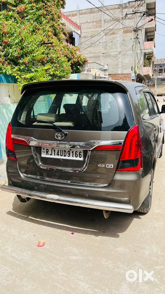 Excellent Condition Toyota Innova 2015 Diesel 83000 Km Driven