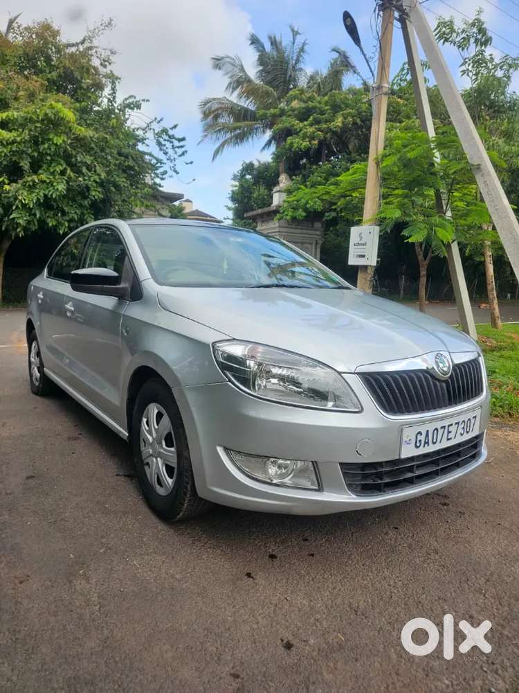 Skoda Rapid Elegance 2012