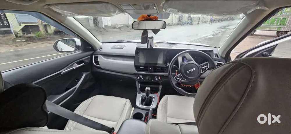 Single Hand Drive By A Doctor