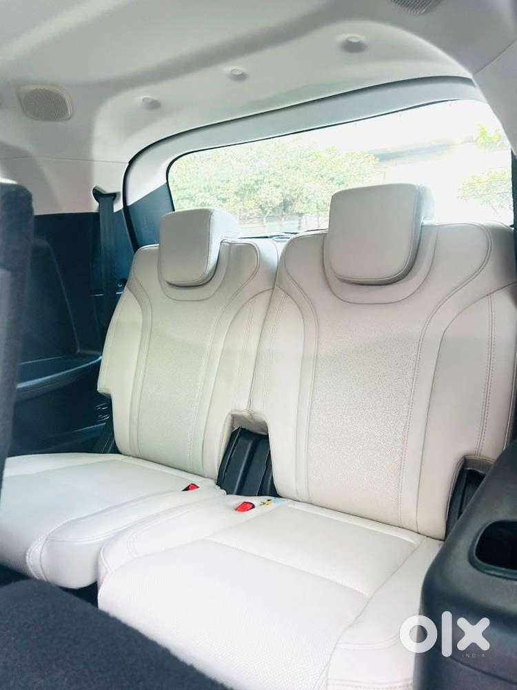 Mahindra Xuv700 2.0 Ax 7 Petrol At Str, 2022, Petrol