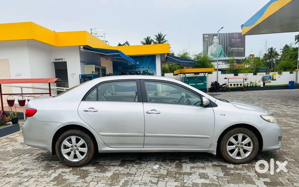 Toyota Corolla Altis 2011