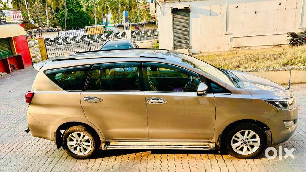 Toyota Innova Crysta 2.4 V 7 Str, 2016, Diesel