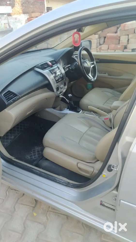 Honda City 1.5 Zx 2011  Hai 2031 Tak Vailid Hai
