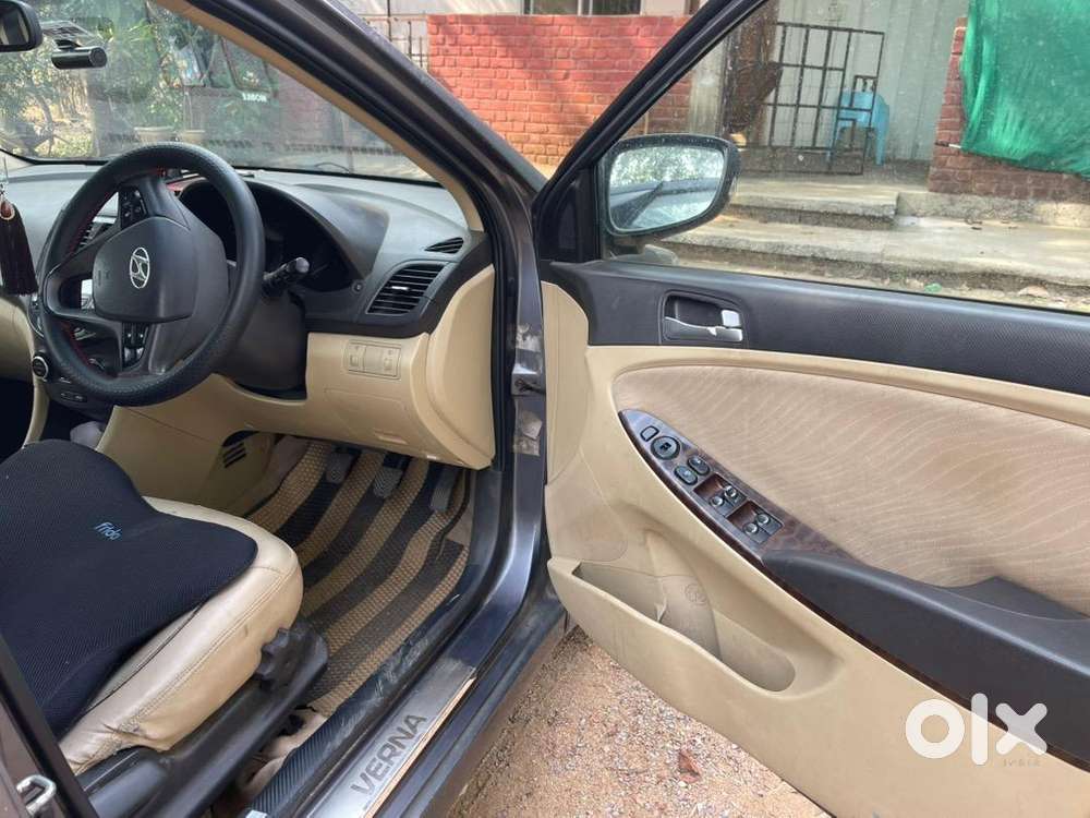 Hyundai Verna 4s Diesel 2015  New Tyres  20-25 Mileage