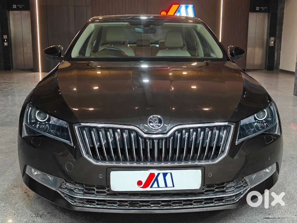 Skoda Superb Style 1.8 Tsi At, 2018, Petrol