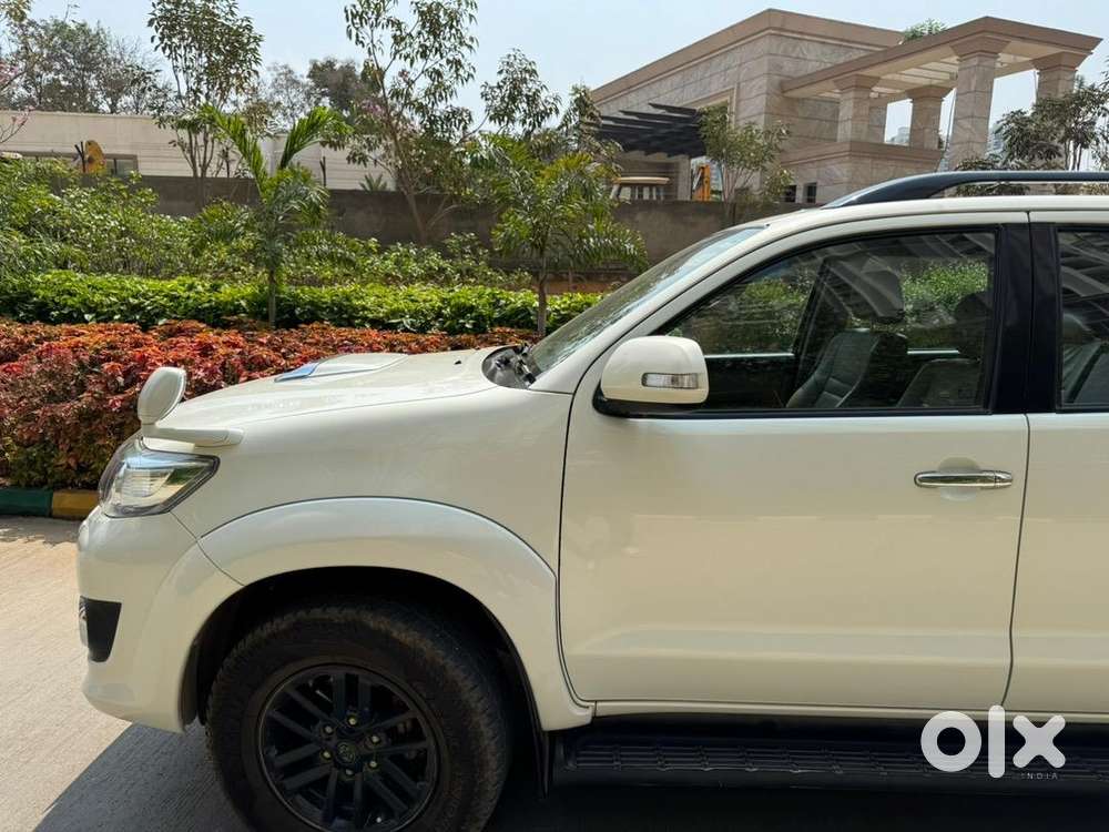 Toyota Fortuner Pearl White At Diesel Excellent Maintenance