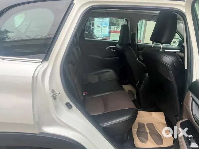Toyota Urban Cruiser Hyryder 1.5 V Hybrid, 2024, Petrol