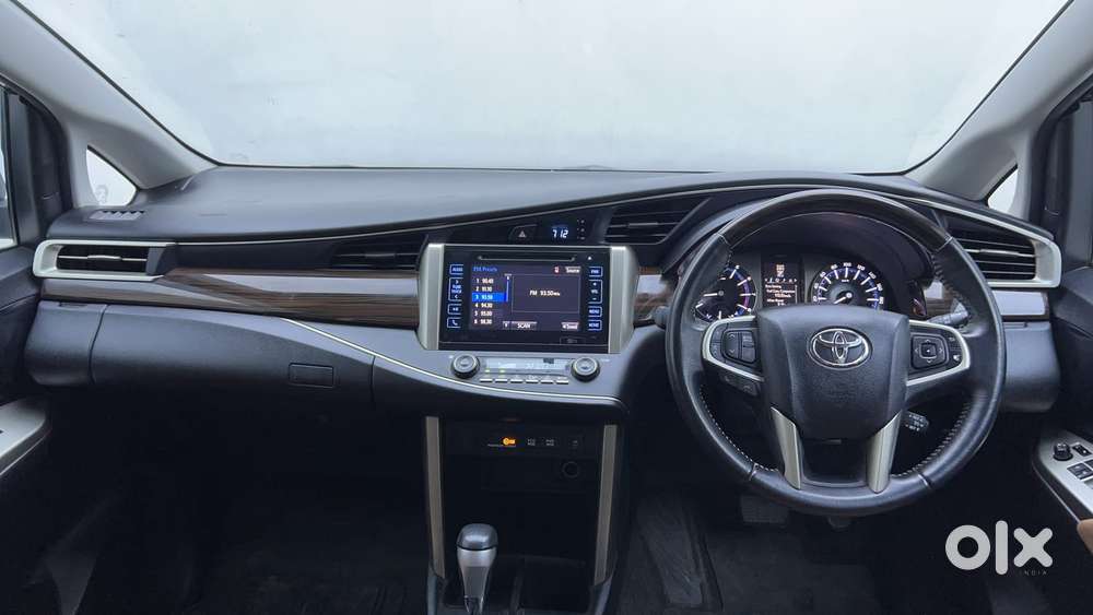 Toyota Innova Crysta 2.7 Zx At, 2016, Petrol