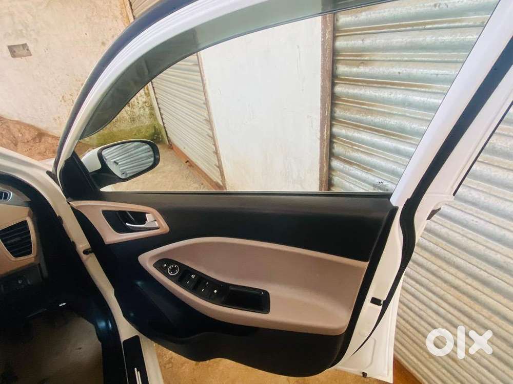 Hyundai Elite I20 2020 Petrol 33000 Km Driven