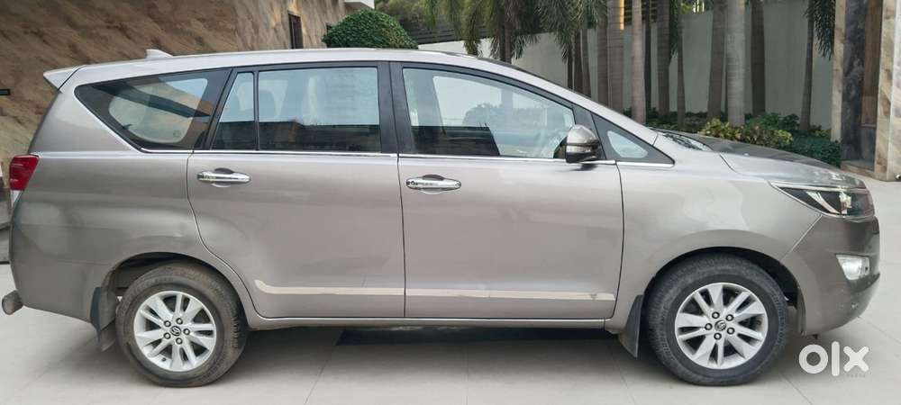 Toyota Innova Crysta 2.7 Gx Limited Edition At 8 Str, 2017, Petrol