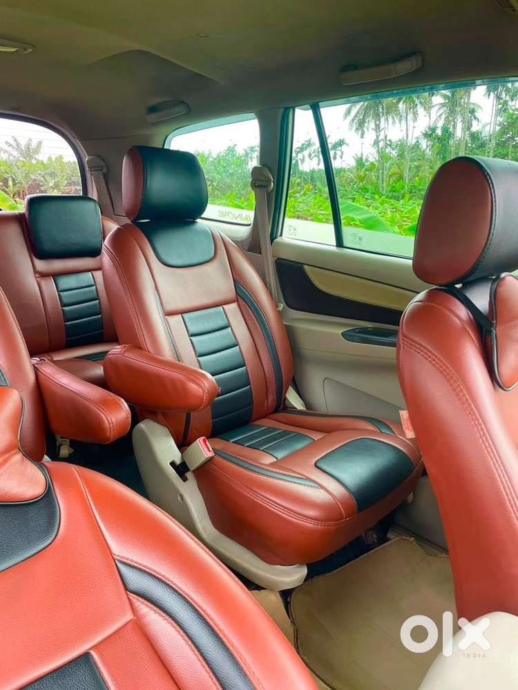 Toyota Innova  2012