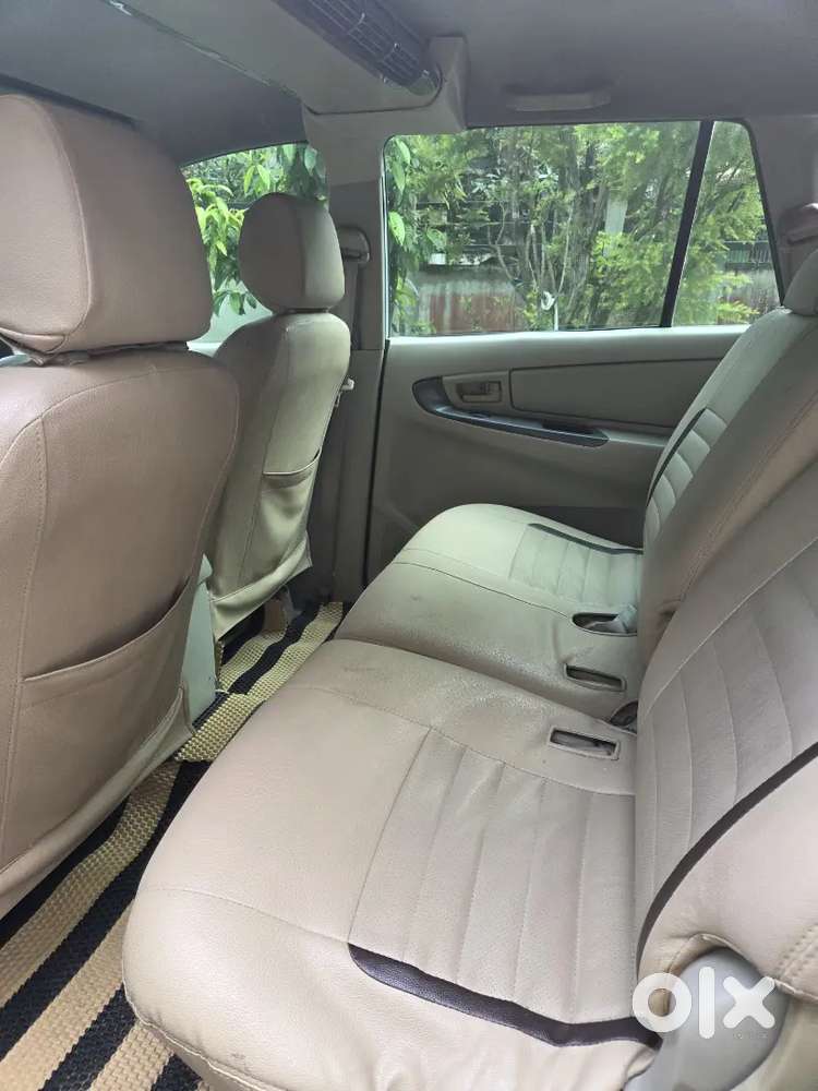 Toyota Innova 2012